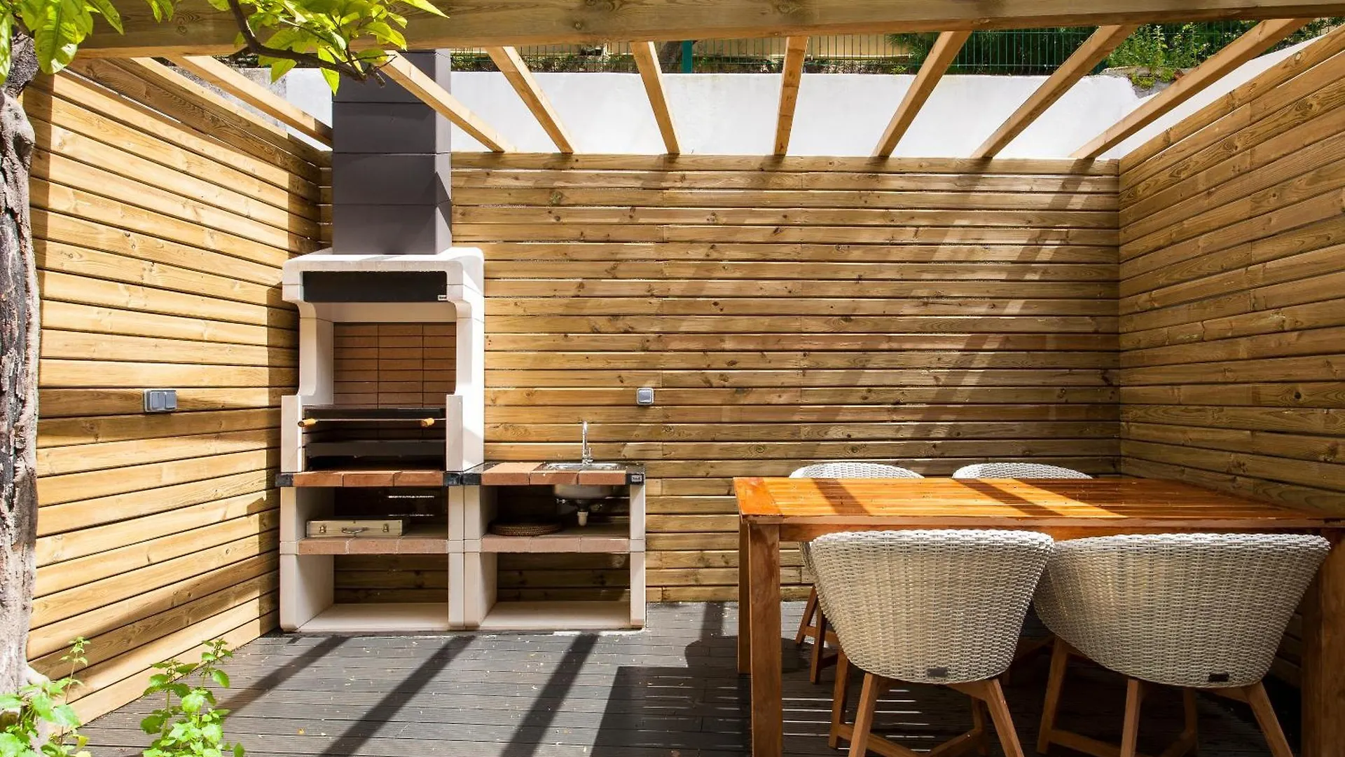 Charming Terrace - Liberdade Apartment Lisbon