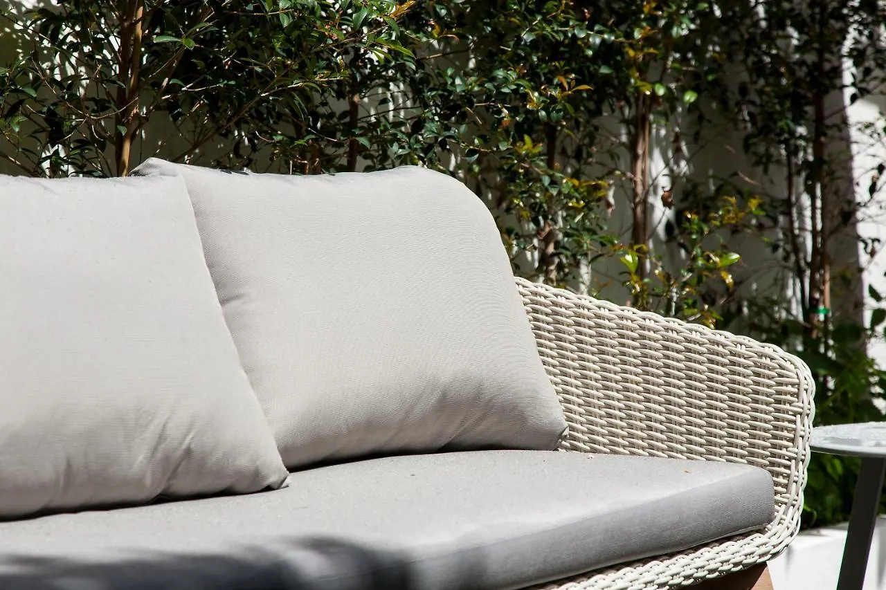Charming Terrace - Liberdade Apartment Lisbon